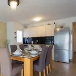Family-friendly With Swimming Pool Businci, Ciovo - 21999 Apartman Trogir