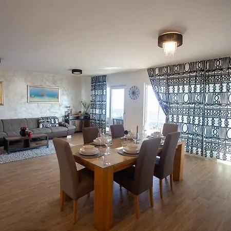 Family-friendly With Swimming Pool Businci, Ciovo - 21999 Apartmán *