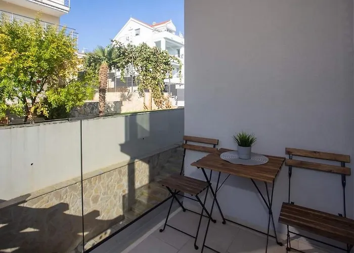Family-friendly With Swimming Pool Businci, Ciovo - 21999 公寓 特罗吉尔