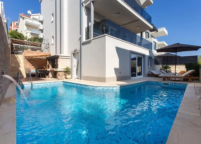 公寓 Family-friendly With Swimming Pool Businci, Ciovo - 21999 特罗吉尔