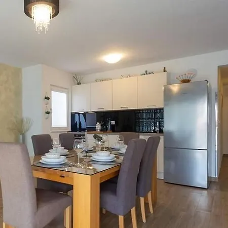 Family-friendly With Swimming Pool Businci, Ciovo - 21999 公寓 特罗吉尔